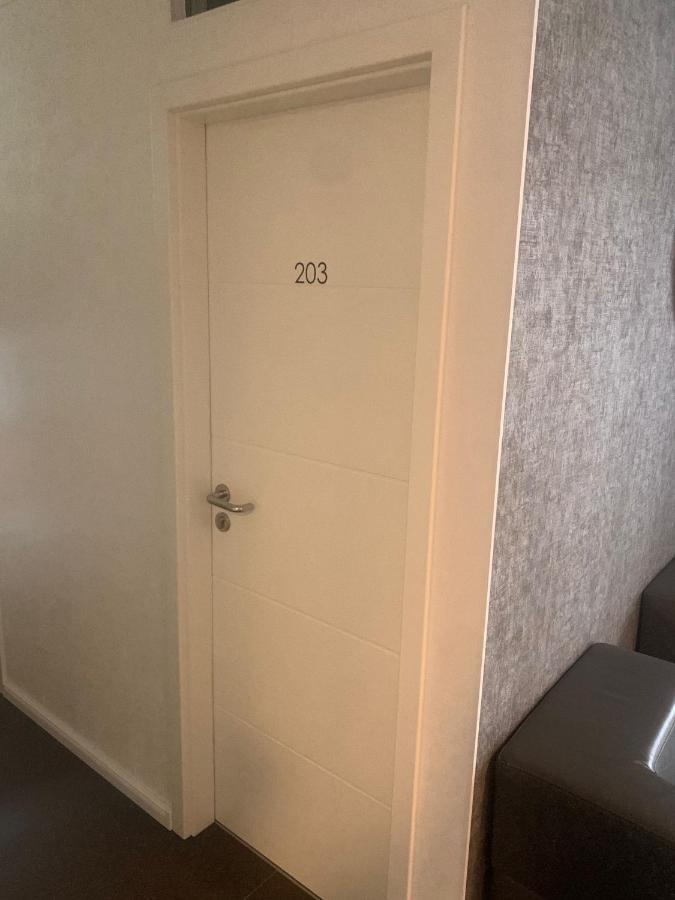 Mg-Quartier Hostel Мьонхенгладбах Екстериор снимка
