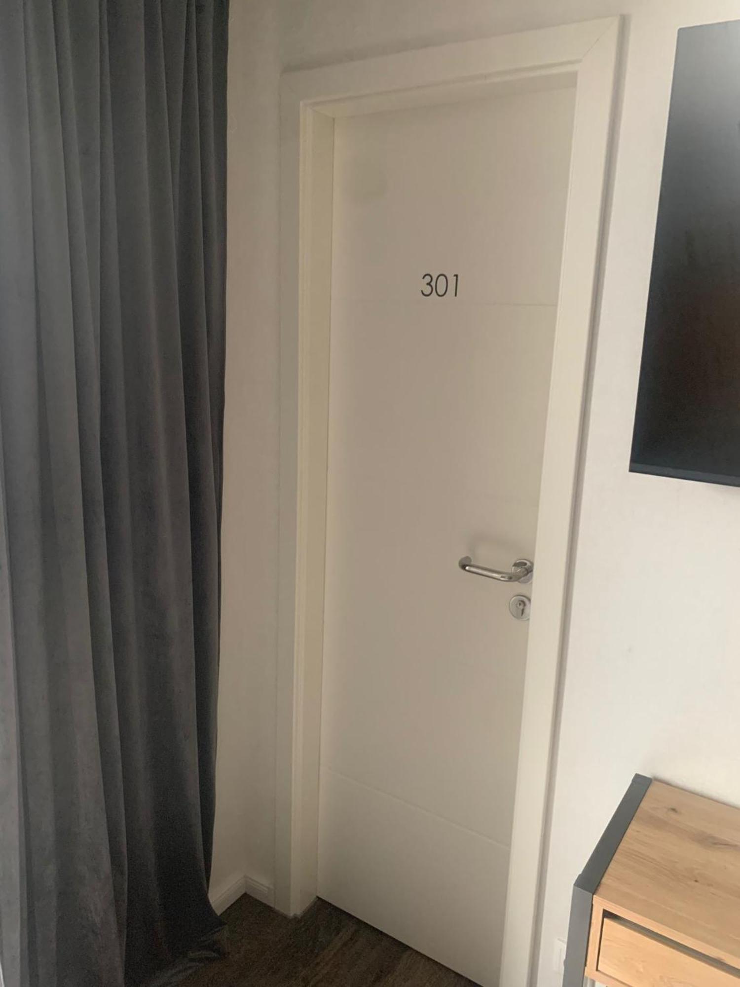 Mg-Quartier Hostel Мьонхенгладбах Екстериор снимка